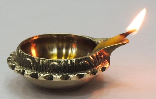 Brass Table Decor Oil Lamp Kuber Deepak - 2.6*2.2*1 inch (Z140 C)