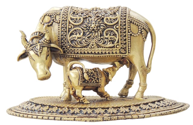 Brass Showpiece Gaye Bachadha Statue, Made From Machine- 5.7*3.6*3.5 Inch (BS1727 F)